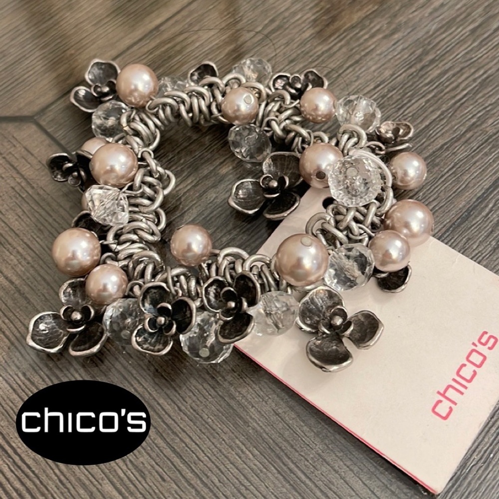 NWT Chico’s Hello Spring Faux Pearl & Antique Silver Flower Stretch Bracelet